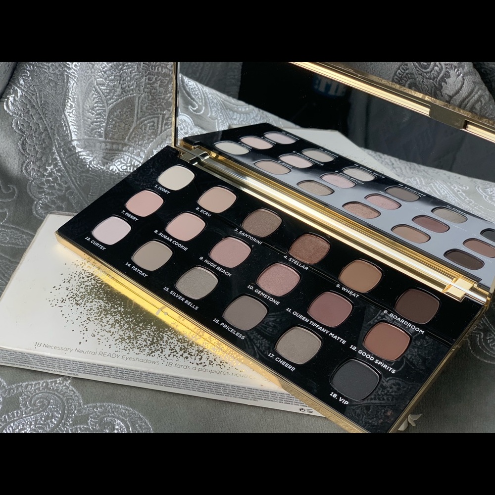 BareMinerals Hidden Treasures eyeshadow palette